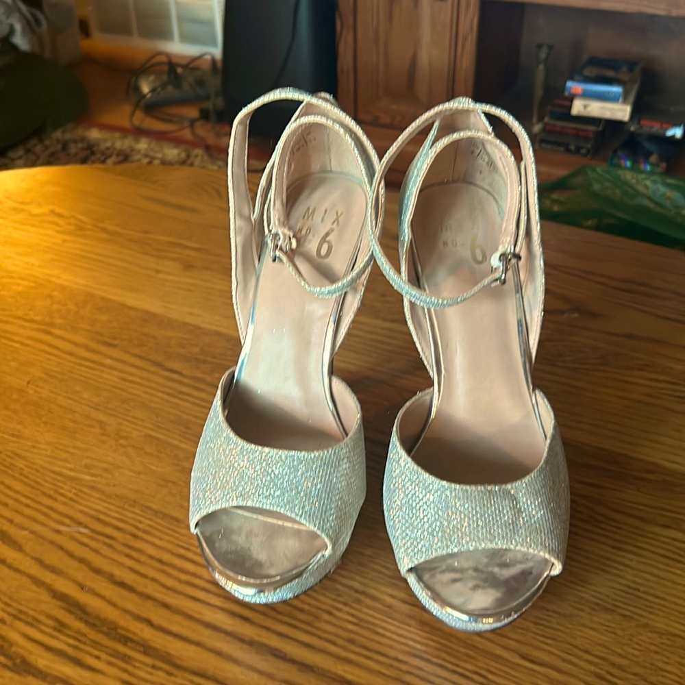Mix NO.6. Sexy heels. Size 8. Only worn one time.super sparkly heels.